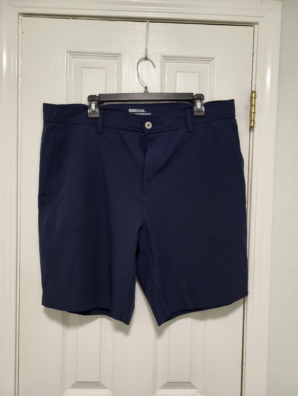 Mens 32 Cool Navy Blue Flat Front Golf Shorts, 38" Waist 8.5" Inseam